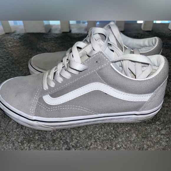 Vans - Picture 2 of 4